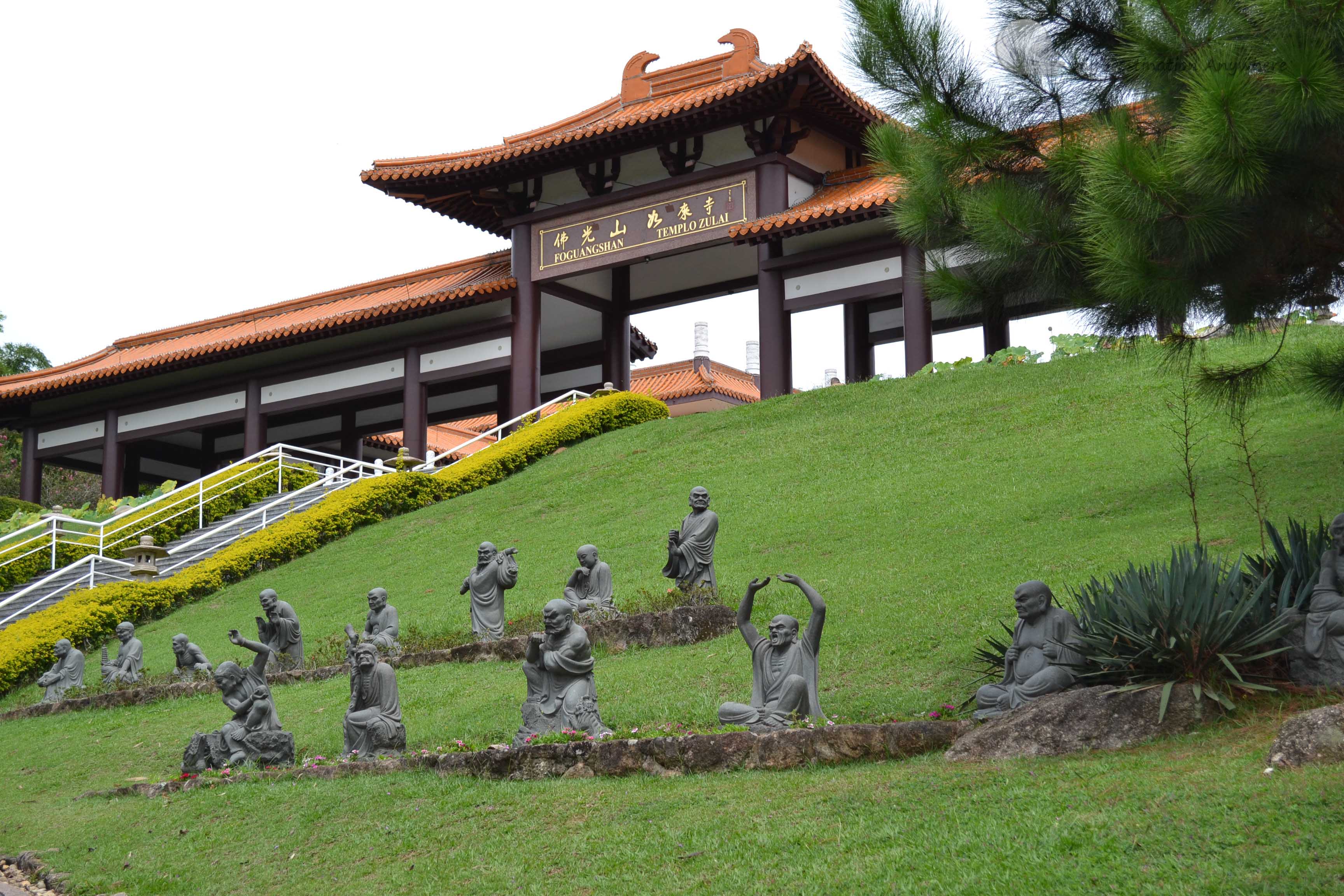 Entrada templo Quan-Inn