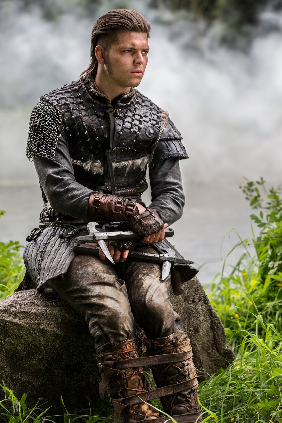Vikings da Depressão - Hoje é aniversário do ator dinamarquês Alex Høgh  Andersen (26 anos). Ele interpreta o personagem Ivar, o Dessossado, um dos  herdeiros de Ragnar Lothbrok mais importantes e temidos