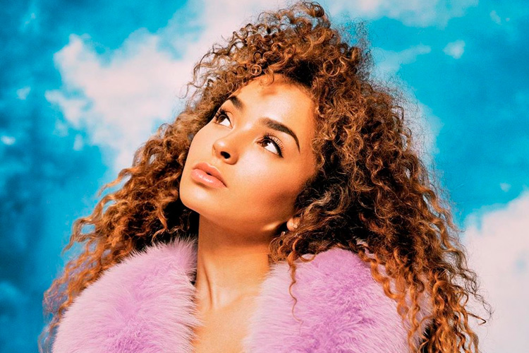 Ella Eyre lança o clipe de "Dreams". Assista!