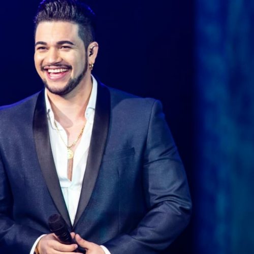 Allisson Rodrigues anuncia sua primeira live "Um novo romance em casa"