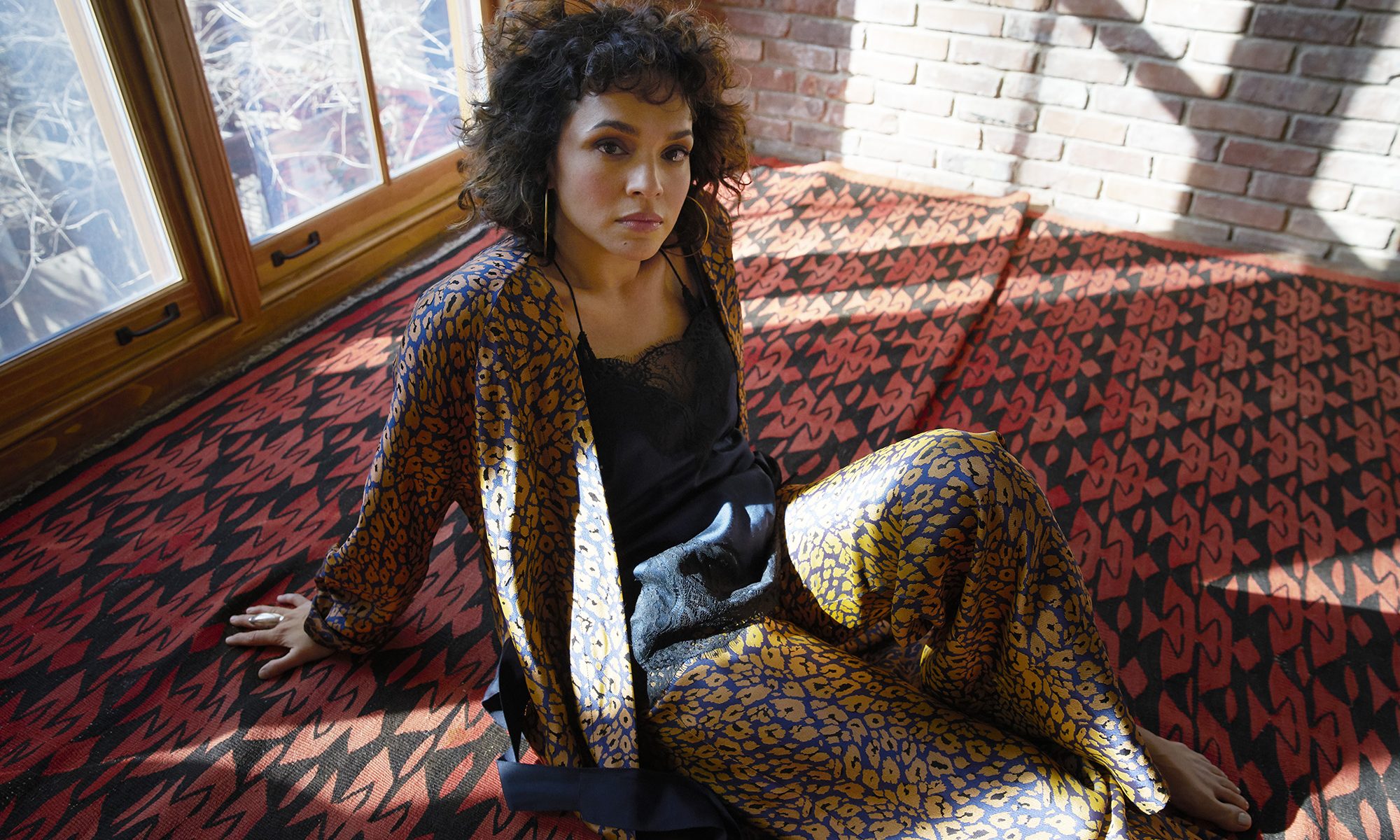 Norah Jones lança o álbum "Pick Me Up Off The Floor"