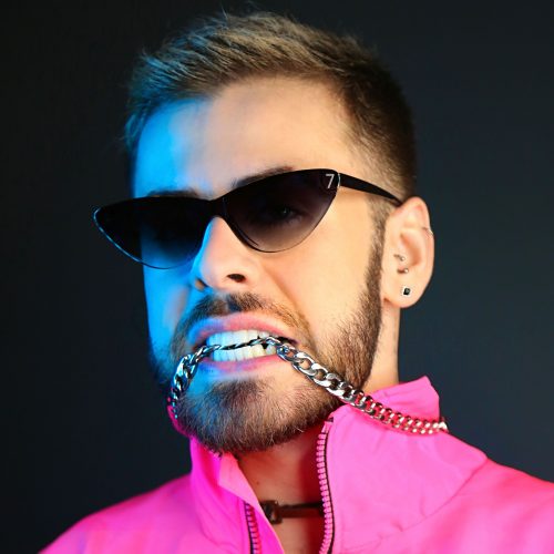 Escarião lança remix brega funk de "Cilada"