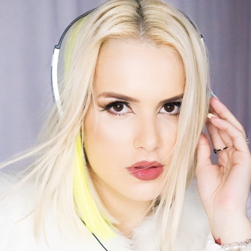 Francinne lança "Sintonia"