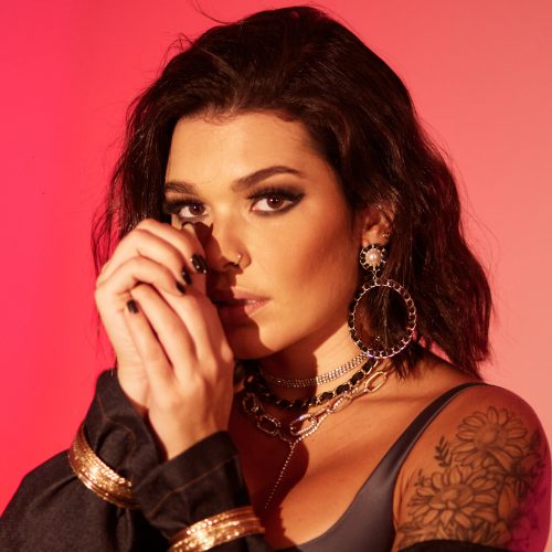 Lary anuncia primeira live no Youtube com hits do começo da carreira