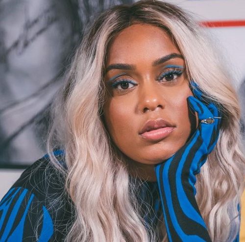 MC Rebecca recebe artistas e influenciadores negros no especial "Faixa Preta"