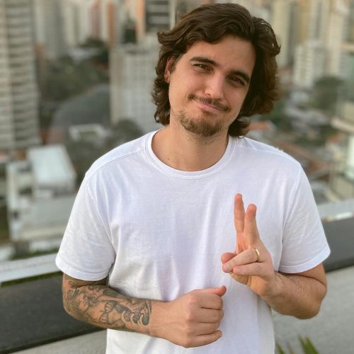 PEU lança versão acústica e clipe de "Dançar" com Ju Moraes