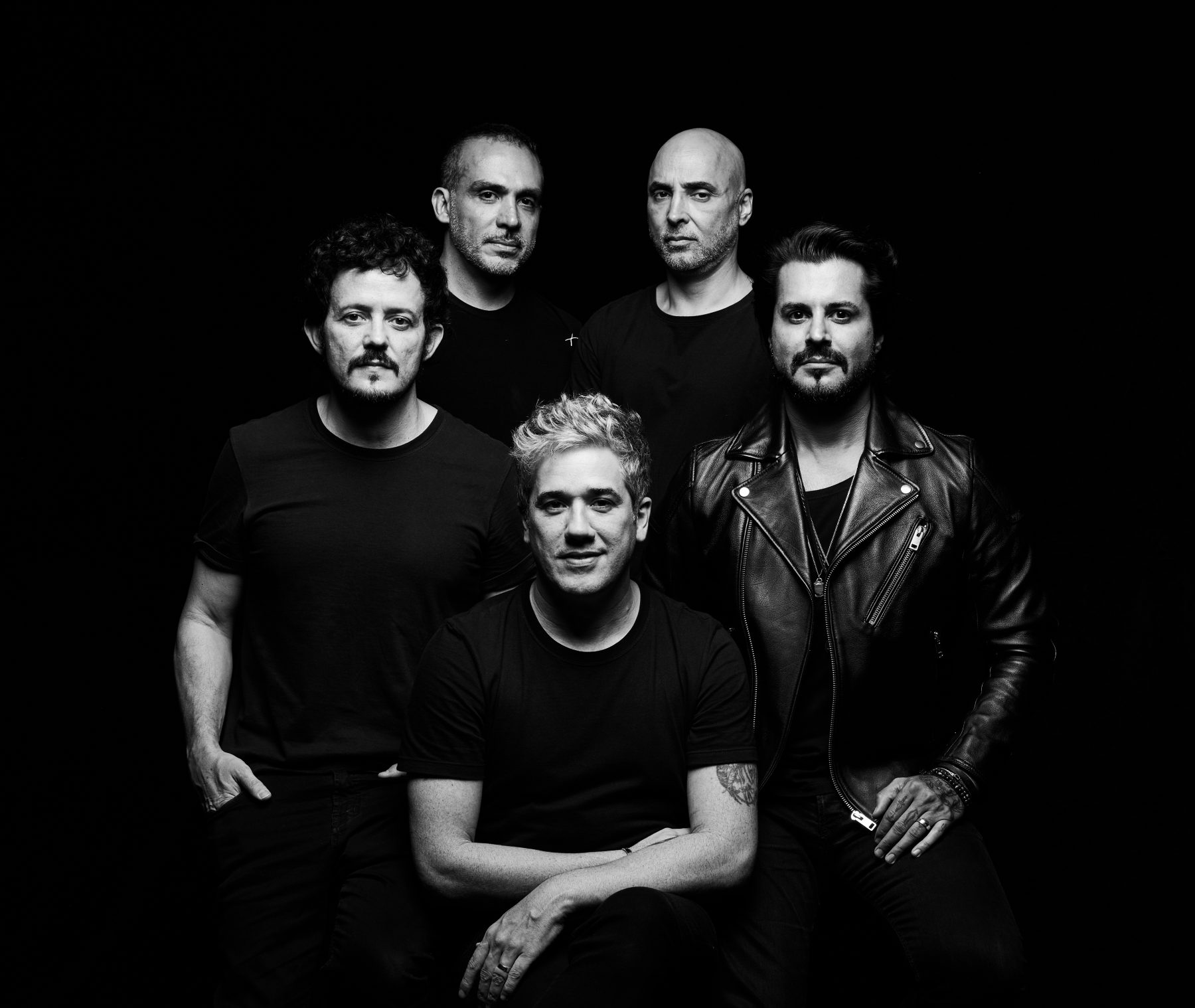Jota Quest lança primeiro EP com faixas clássicas extraídas de "LIVEs"