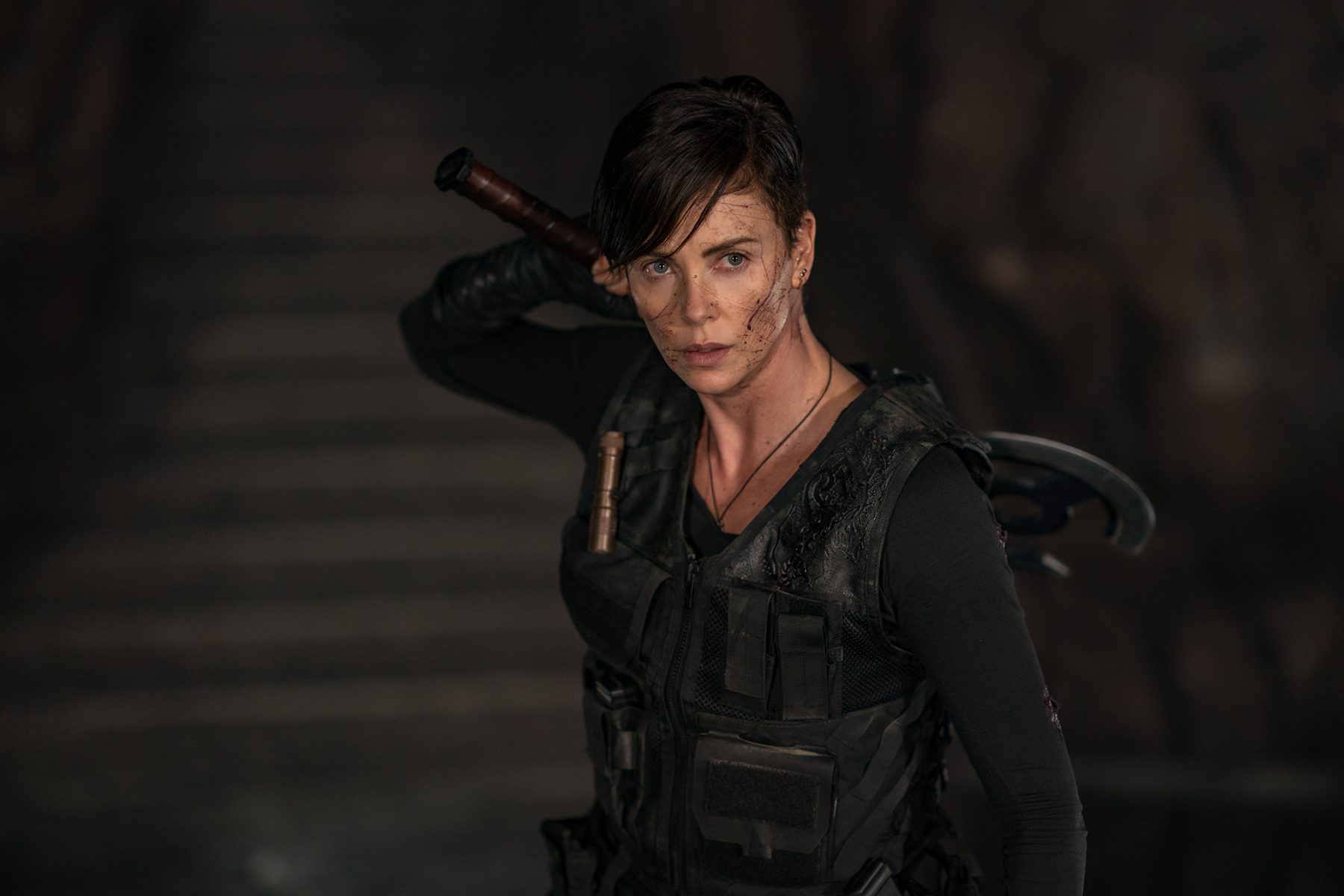 Charlize Theron & KiKi Layne se preparam para a batalha de suas vidas em novo trailer de The Old Guard