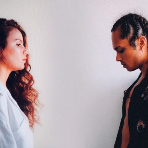 Carol Biazin lança single e clipe com Vitão