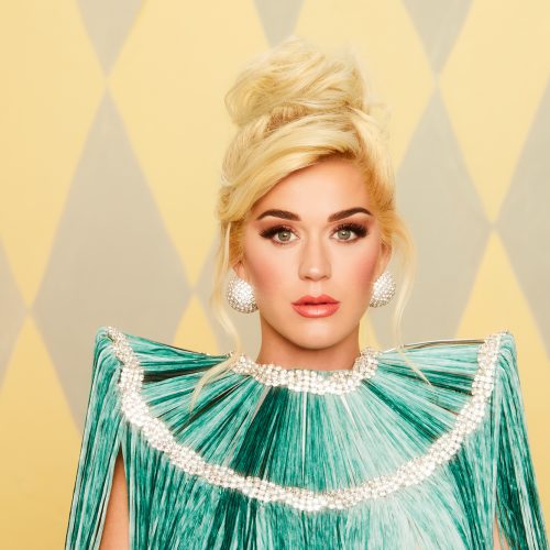 Katy Perry lança o aguardado álbum "Smile"