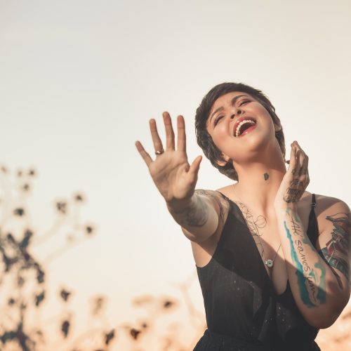 Kell Smith lança clipe de "Carta Pra Você"