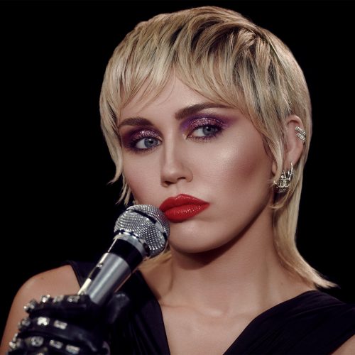 Miley Cyrus está de volta com novo single, "Midnight Sky"