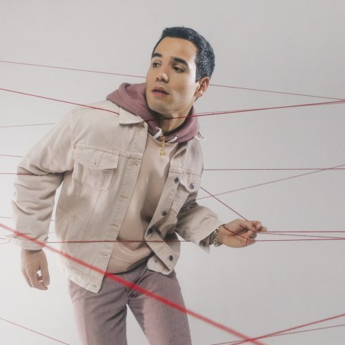 Bruno Gadiol lança EP de estreia