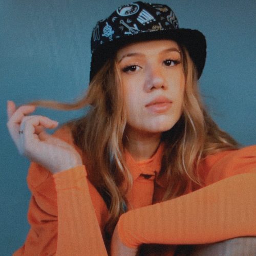 HOJE! Elana Dara fará sua primeira live no Youtube