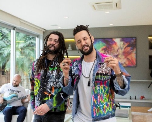 Cheio de representatividade, Julies lança single com Maneva