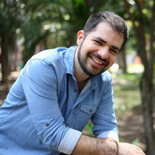Mestre em Reiki escreve livro para iniciantes na meditação