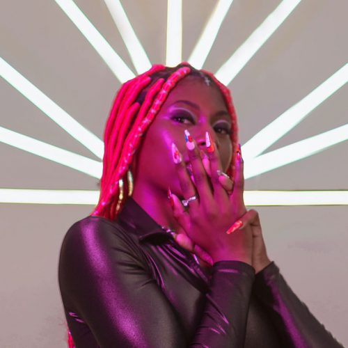 MC Soffia faz show exclusivo via ShowlivrePlay