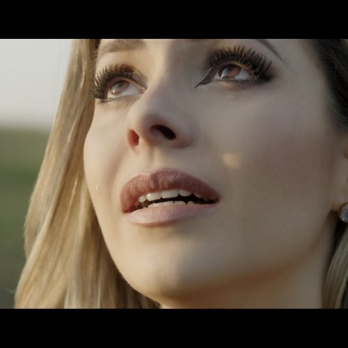 Sandy lança o EP "10:39" com multiclipe do projeto. Confira!