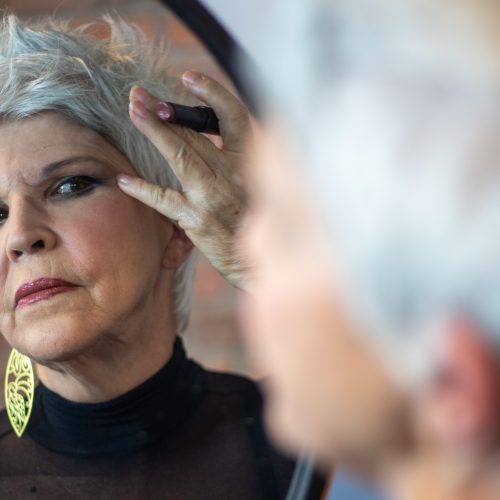 Gloria Rabelo estreia peça "Doralice Senhora Meretriz"