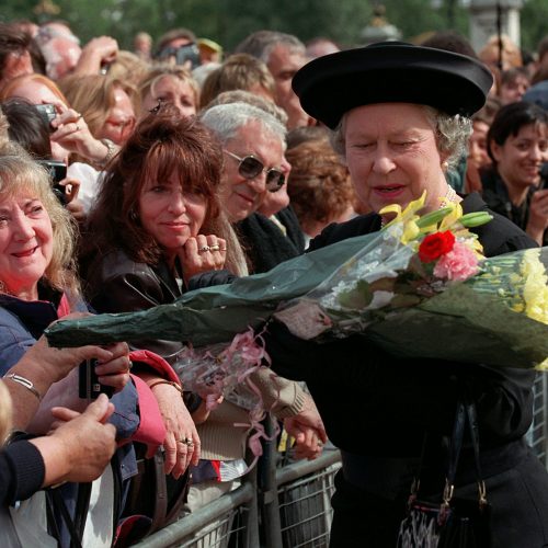 Documentário "Rainha Elizabeth II" estreia na TV