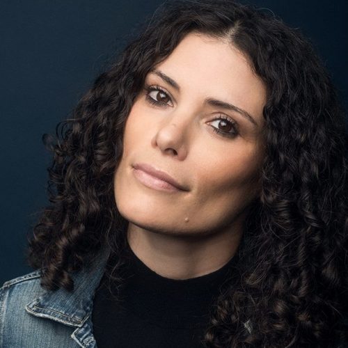 Chani Nicholas lança novo livro de astrologia