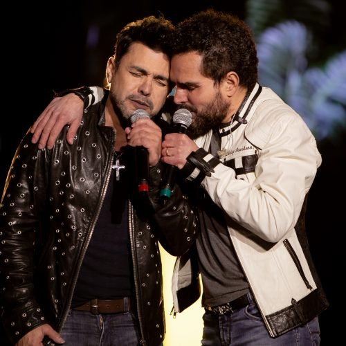 Zezé Di Camargo e Luciano realizam show celebrativo em SP