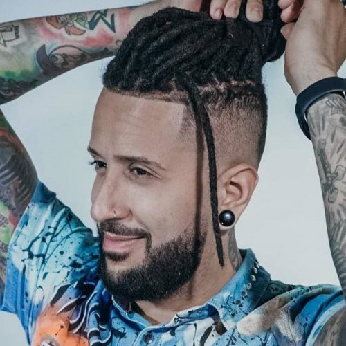Julies lança single e clipe de “Ai, Ai”