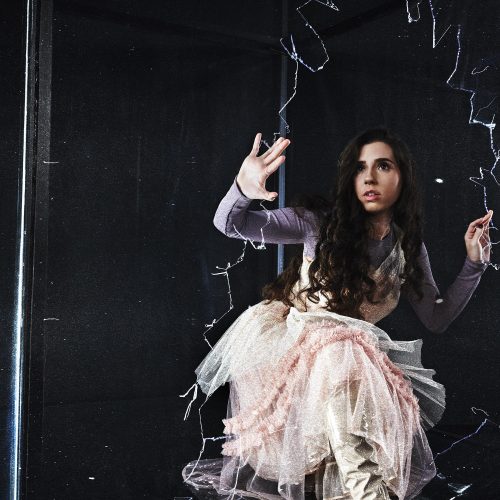 Nina Fernandes lança "Você Vai Gostar de Mim"